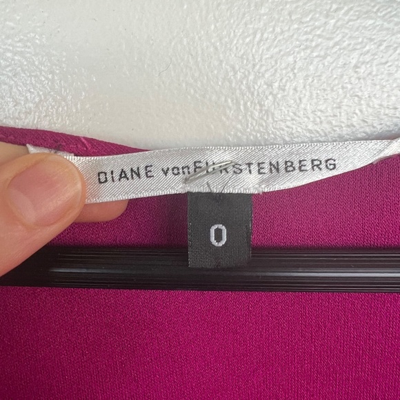 Diane von Fustenberg Pink Dress, size 0 - Picture 2 of 16